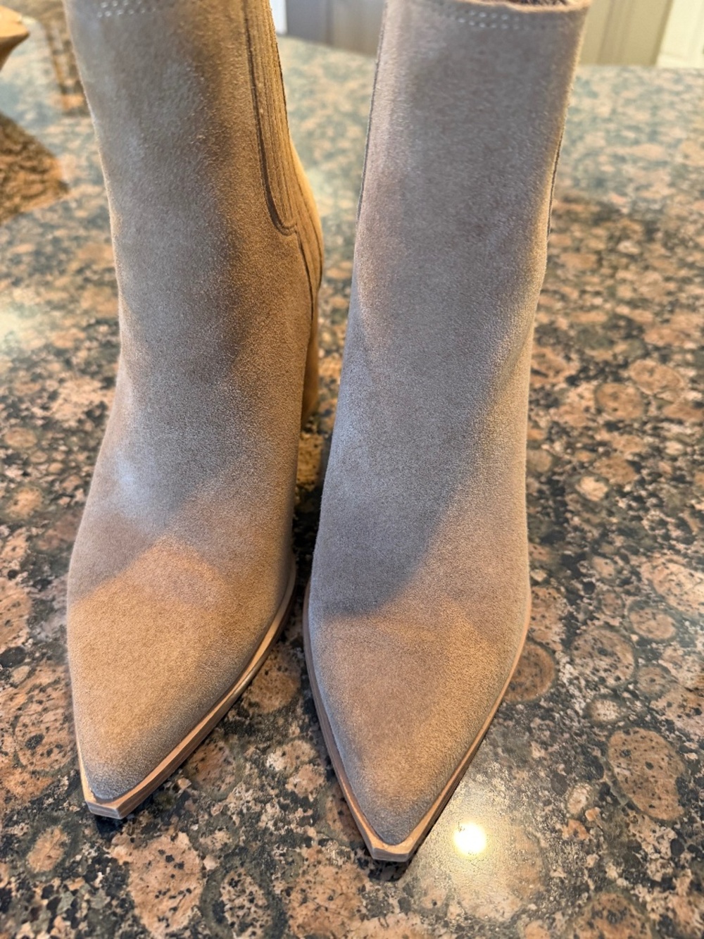 MARC FISHER TAN SUEDE ANKLE BOOTIES BLOCK HEEL LIKE NEW CONDITION